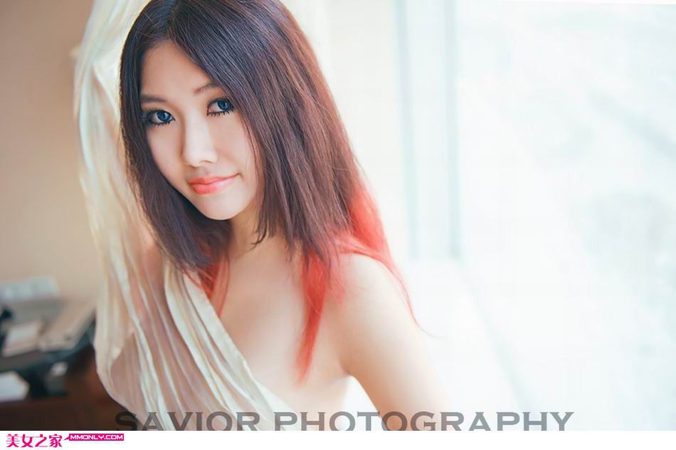爆乳嫩模王若梦性感迷人写真