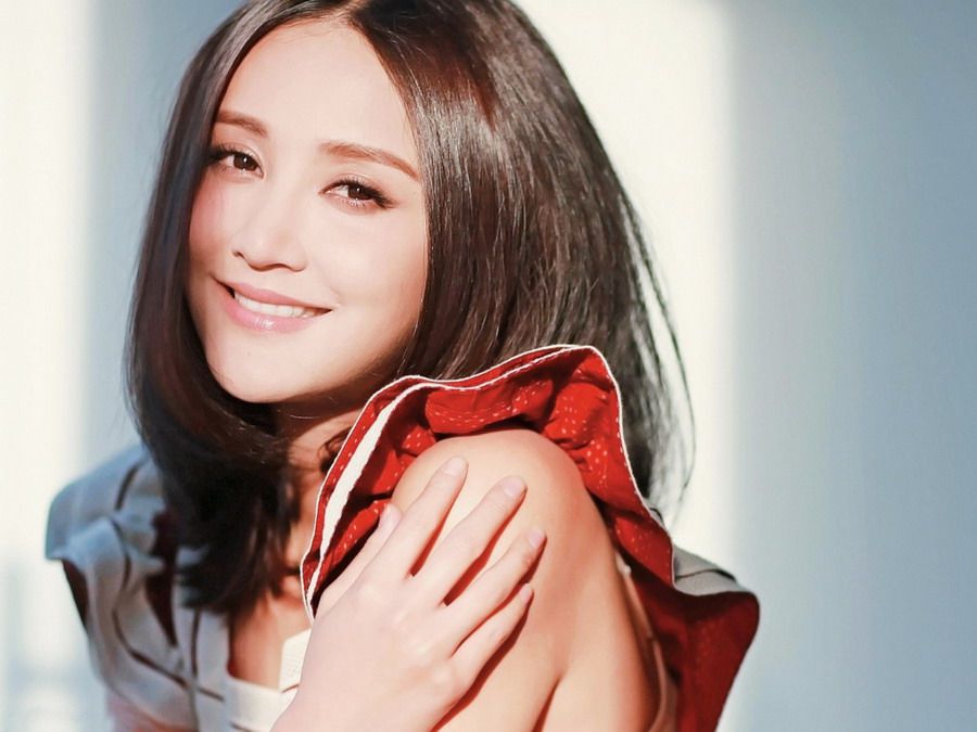 清纯美女张歆艺时尚靓丽写真