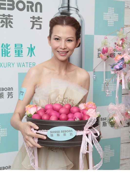 蔡少芬性感抹胸活动照