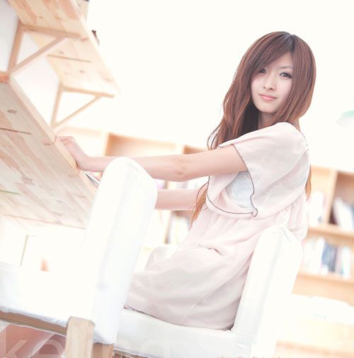 养眼萌妹子户外清新写真