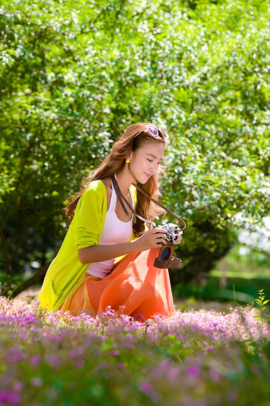 长裙美女小清新户外写真