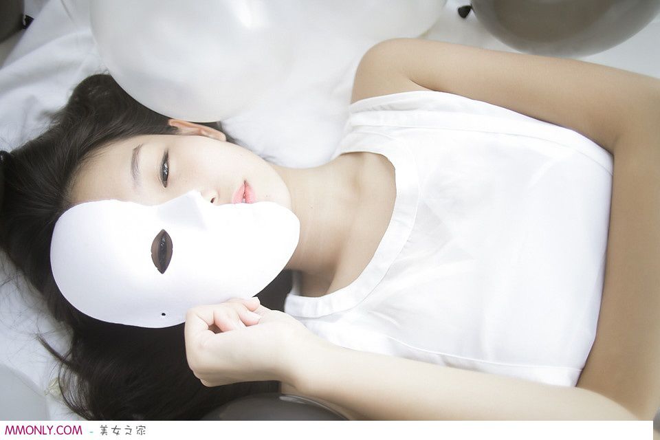 清纯黑玫瑰美女高清私房写真