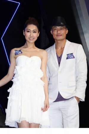 TVB女星胡定欣性感活动照