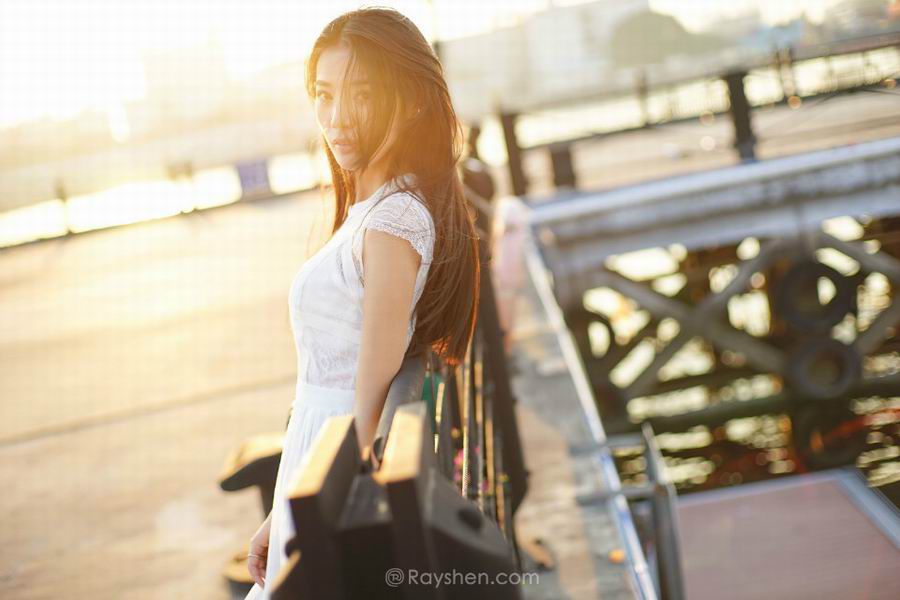 清纯气质美女户外写真