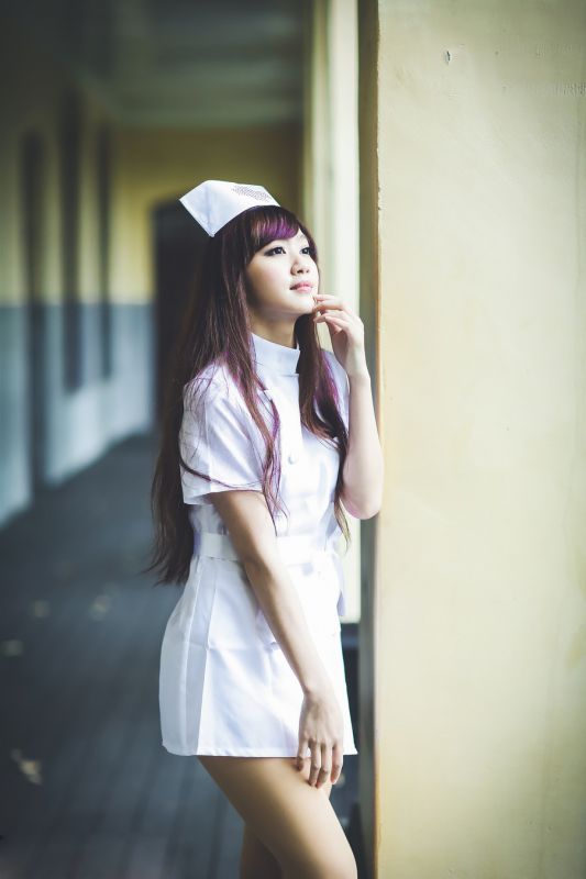 清纯美女上演制服诱惑
