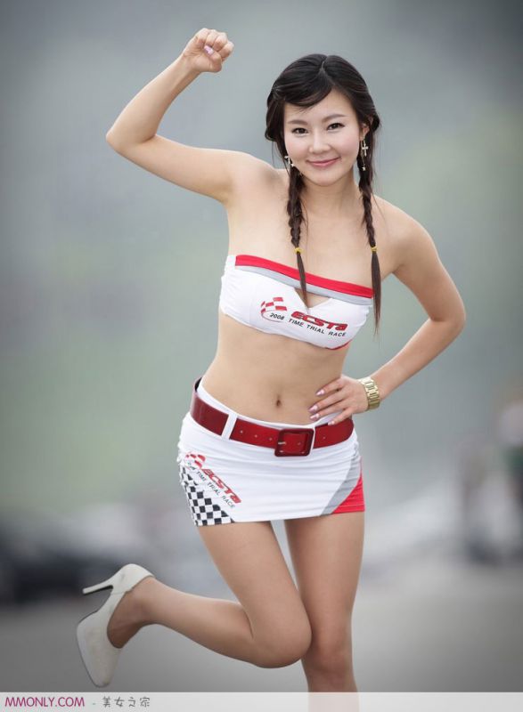 韩国可爱美女车展可爱迷人写真