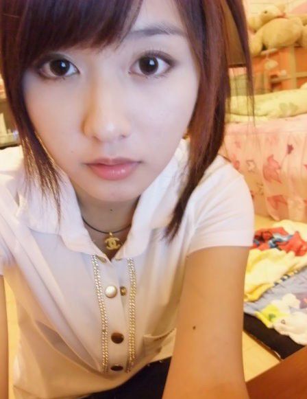 清纯台湾美女妮妮甜美自拍