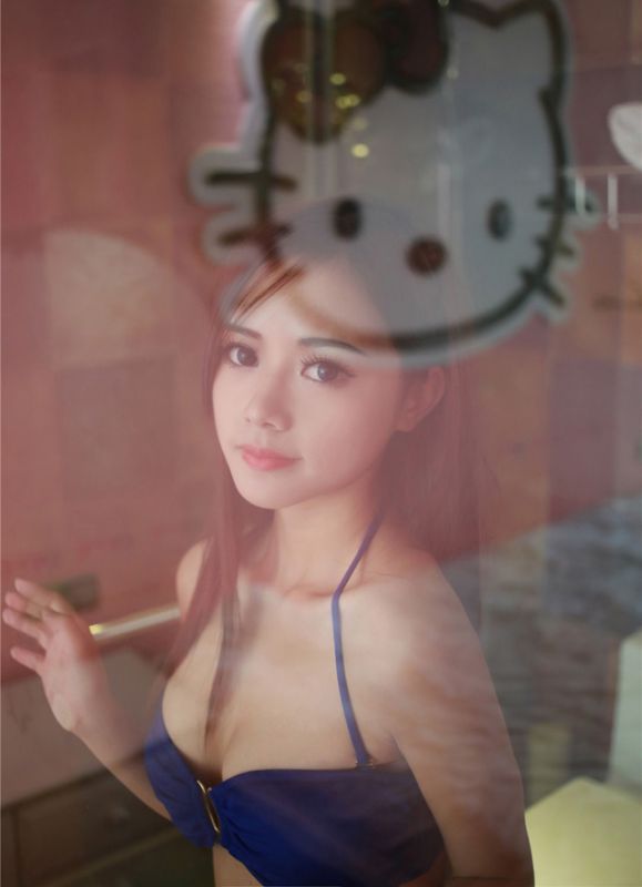 萌妹子上演性感美臀诱惑