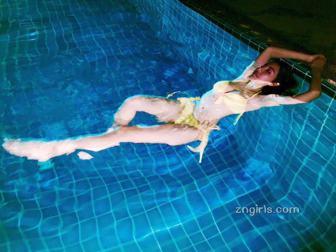 泰国美人模特Freya Khunanya沙滩比基尼写真