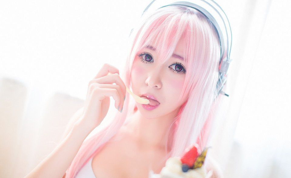 清纯迷人萌妹子cosplay粉红女郎