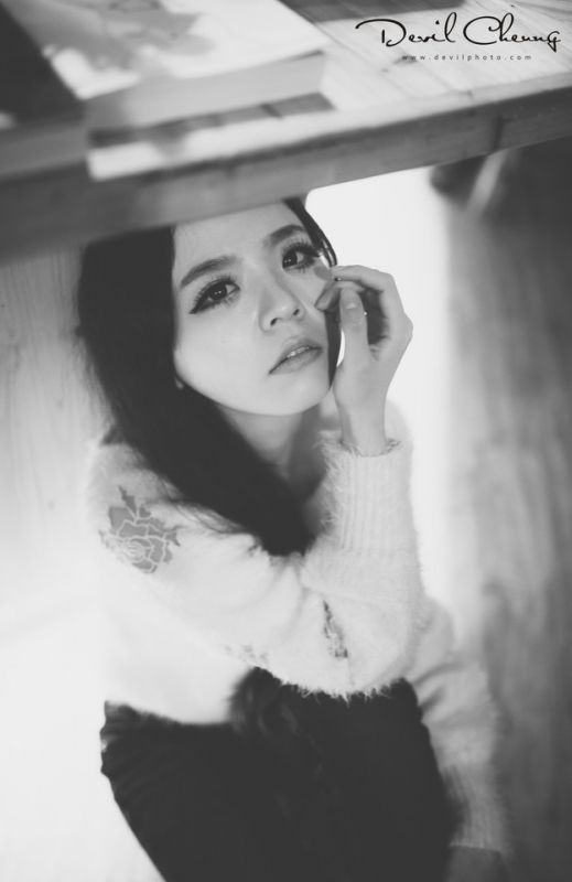 清纯萝莉室内夜拍魅力十足