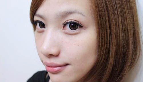 嫩模陈立冷甜美笑容自拍照