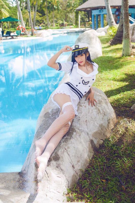 美女校花迷人大胸化身性感警察制服诱惑