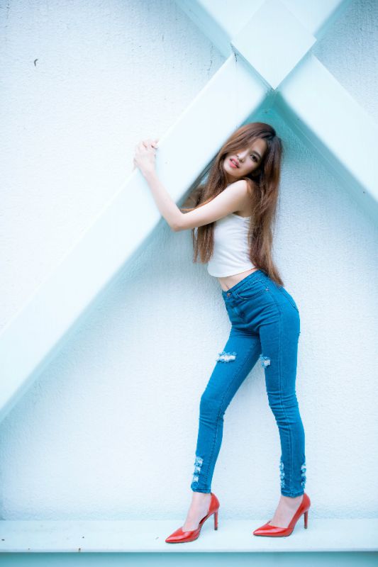 性感长腿美女街拍写真