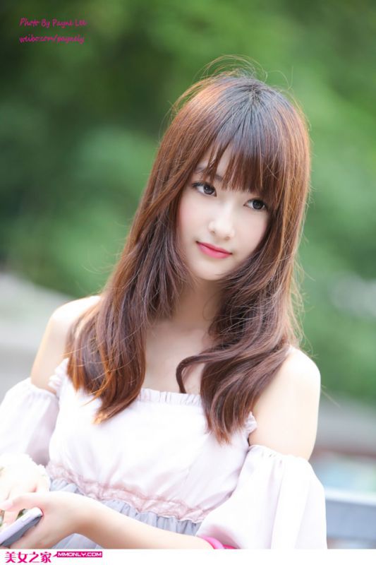 清纯萝莉佳怡演绎夏日柔情
