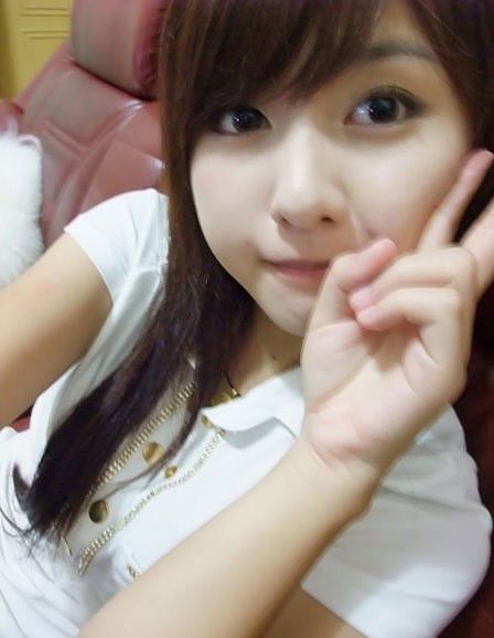 清纯台湾美女妮妮甜美自拍
