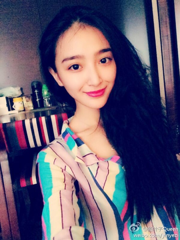 素颜美女殷叶子清新写真图片