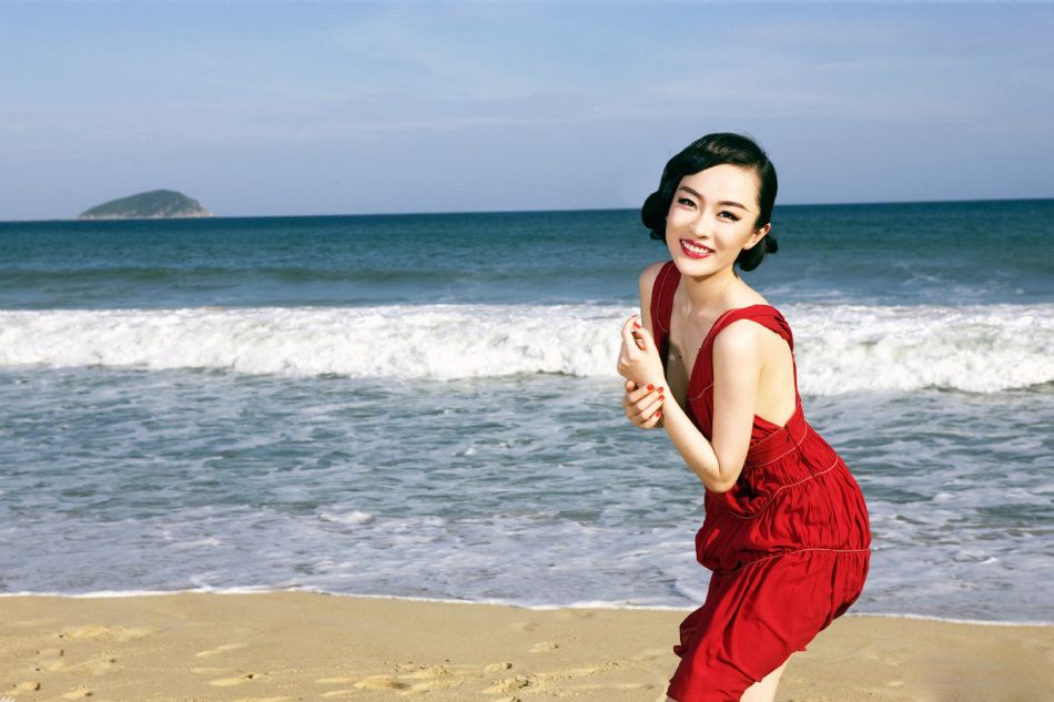 性感红唇霍思燕旅游杂志写真