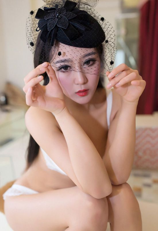 大胸美女少妇内衣诱惑
