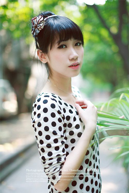 夏日街头萌妹子可爱写真