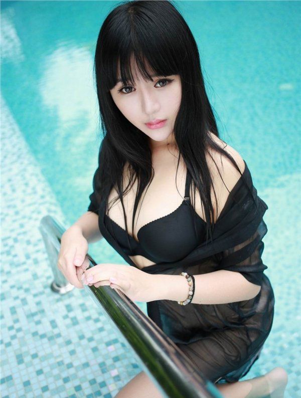 极品美少女演绎湿身美臀爆乳诱惑