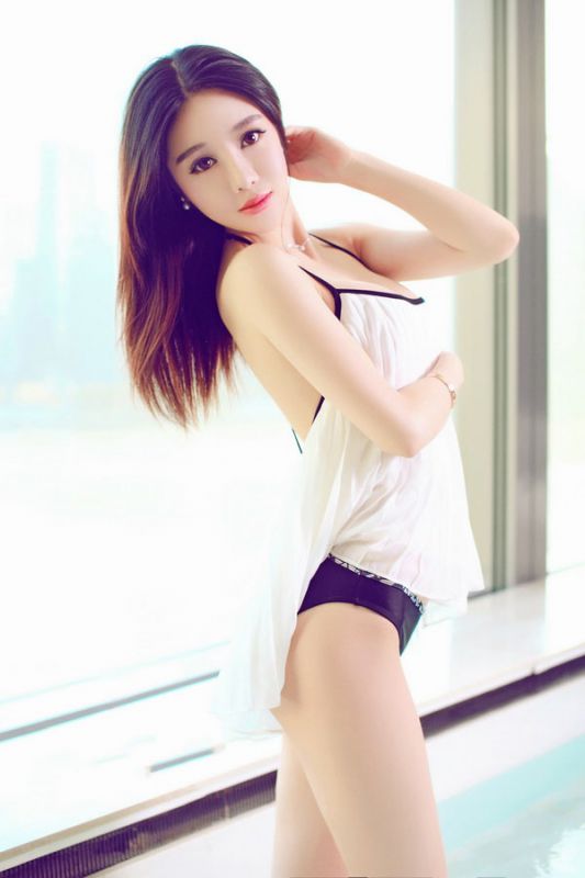 内衣美女爆乳迷人私密床照