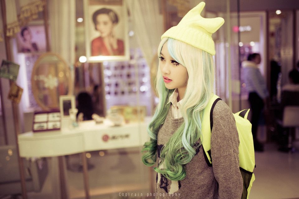 萝莉萌妹子cosplay洋娃娃街拍照