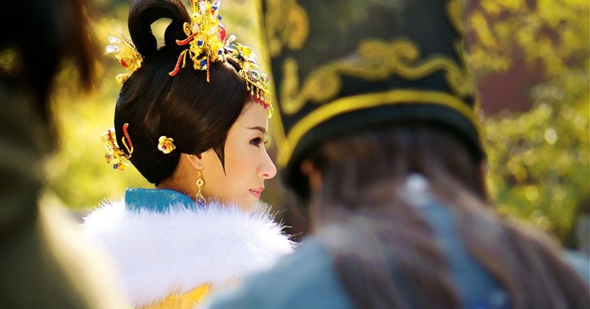 杨怡华丽古装剧照