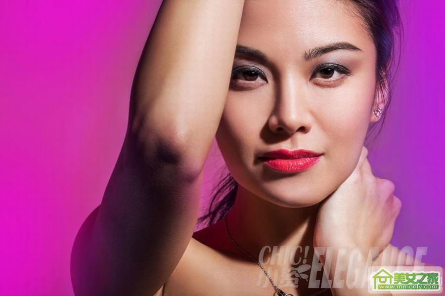 女星廖碧儿高清写真展成熟女性范