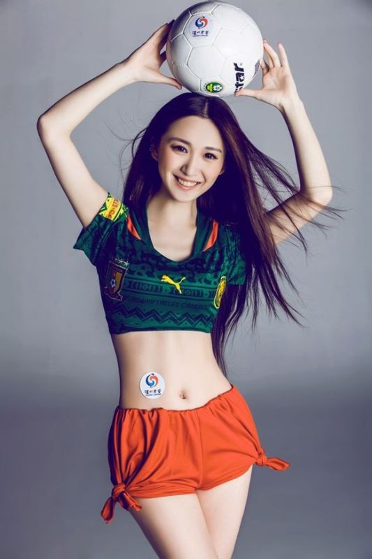 东华大学校花孟娇霞演绎性感写真