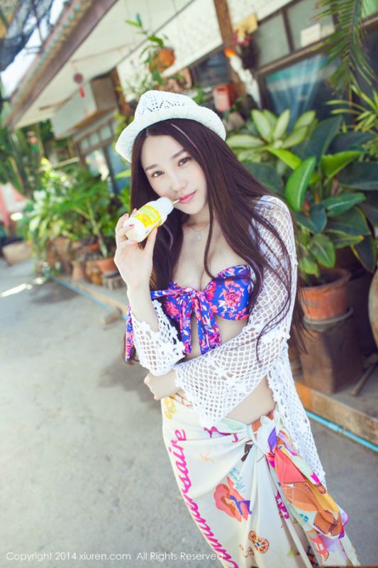 夏日比基尼美女性感写真