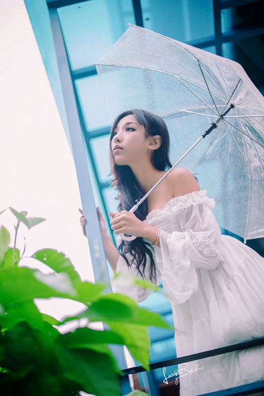 小清新校花美女户外迷人写真