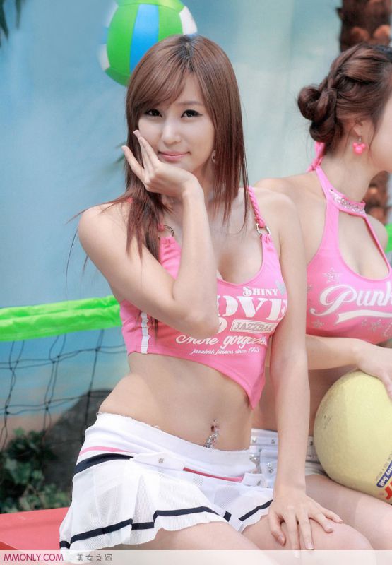 韩国美女崔有静高清迷人写真