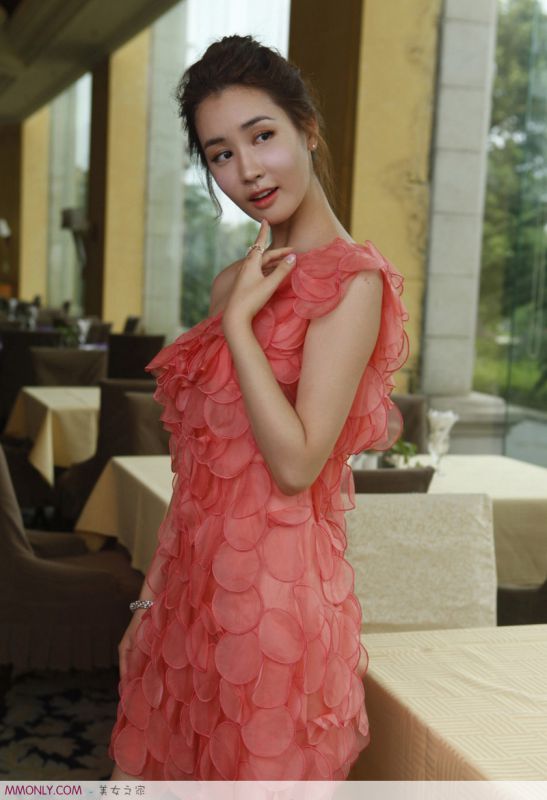 韩国女星李多海高清迷人写真