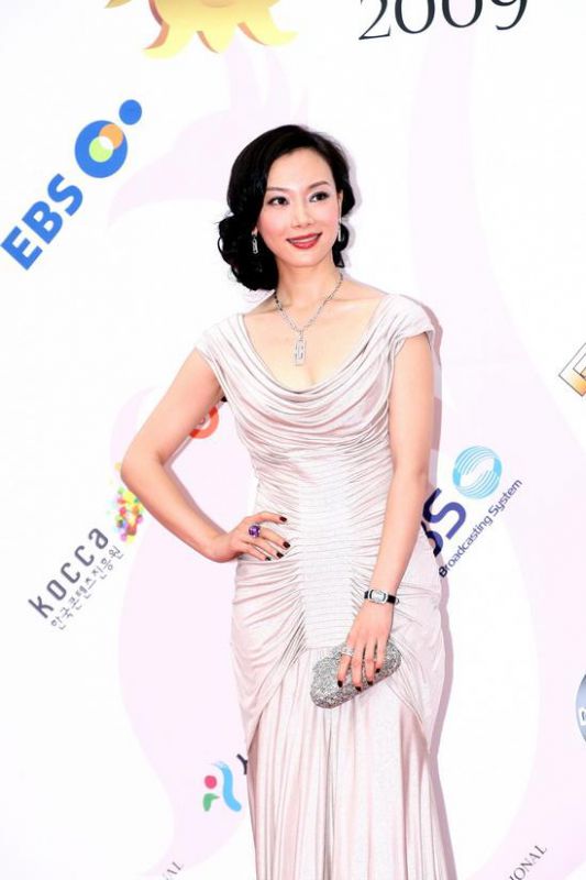 美女陈数性感迷人活动照