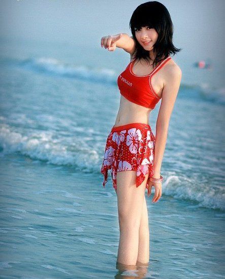 萌妹子海边比基尼高清写真