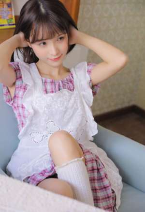 白丝童颜萝莉女仆装贤惠可爱诱人写真