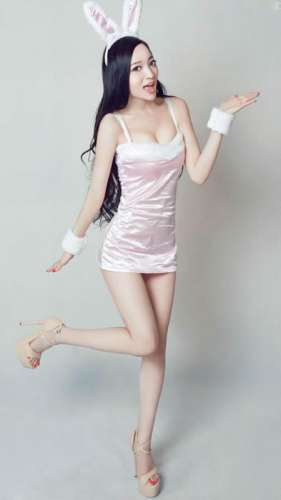 粉红兔女郎金美熙性感私房写真