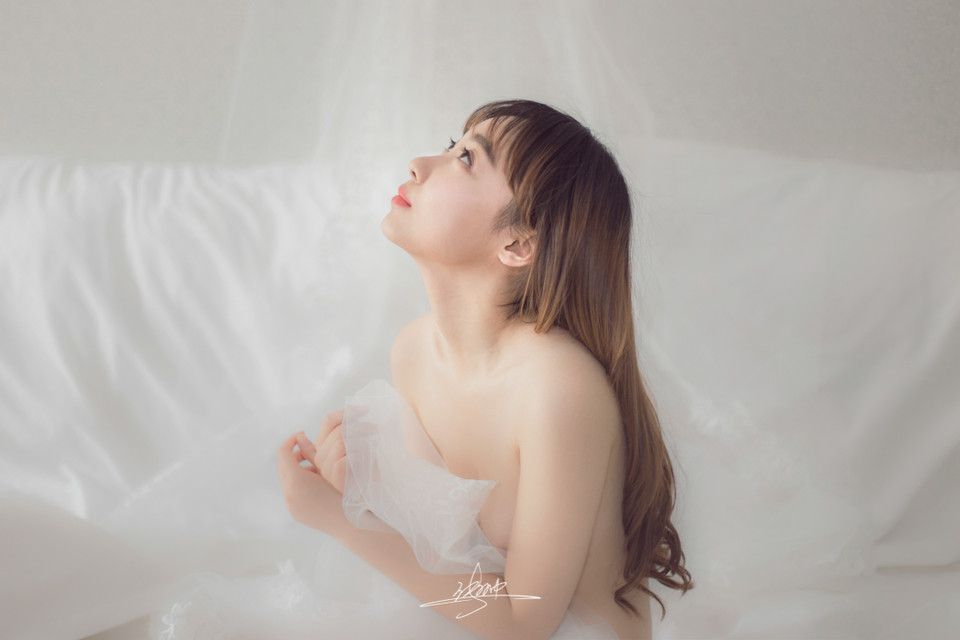 妖娆美女白纱美臀诱惑
