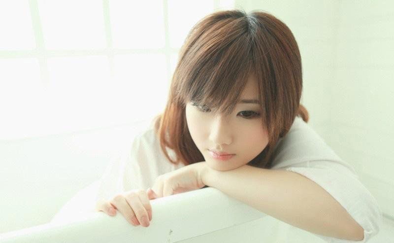 超美萌妹子浴室诱人写真