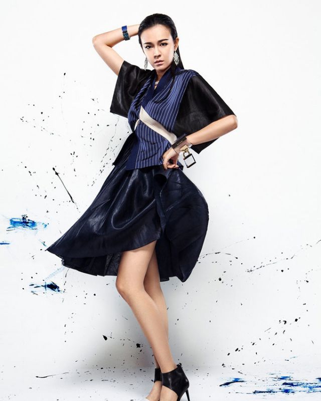 美女模特李艾高清私房写真