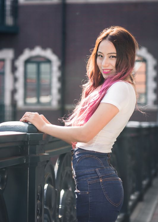 气质嫩模娜娜丰胸翘臀户外唯美写真