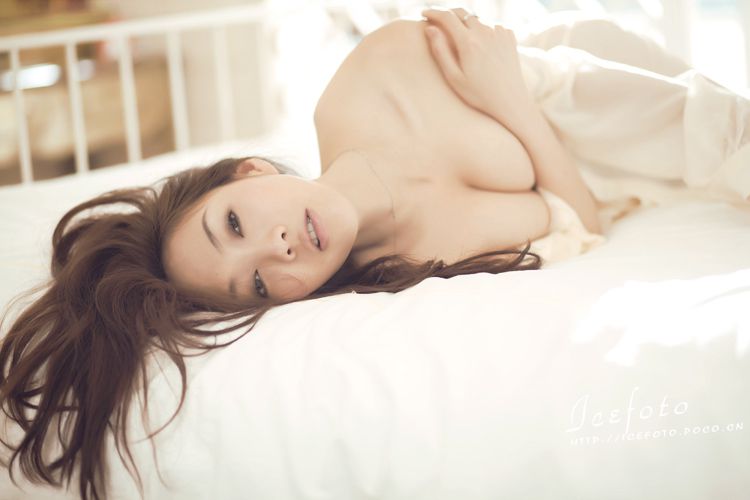 爆乳萌妹子私房诱惑写真