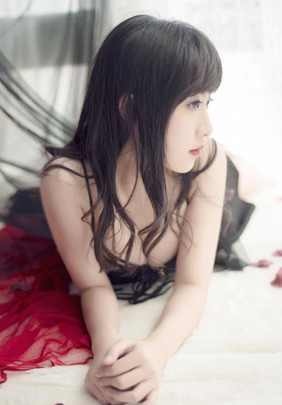 性感大胸萌妹子私房诱惑写真