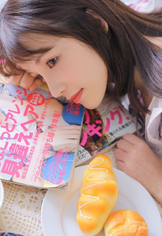 白丝童颜萝莉女仆装贤惠可爱诱人写真