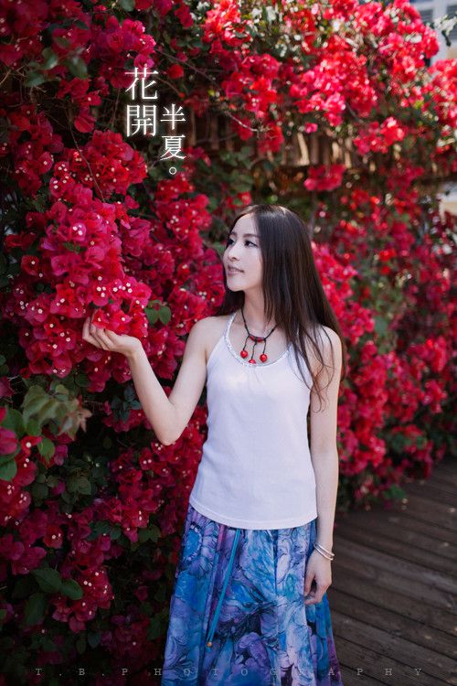 美女校花小清新户外写真