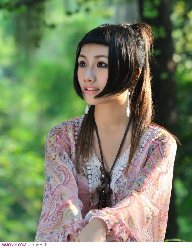 韩系风格的清纯美女高清户外拍摄