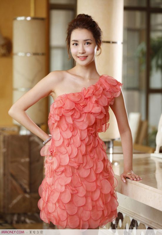 韩国女星李多海高清迷人写真