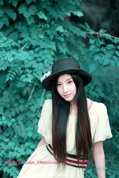 纯美萌妹子小清新户外写真