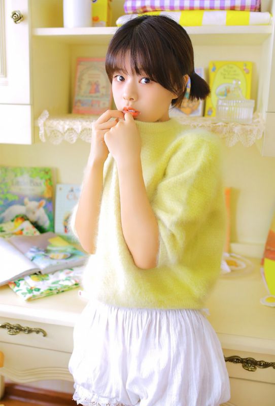 俏皮可爱萝莉风骚内衣丝袜养眼写真